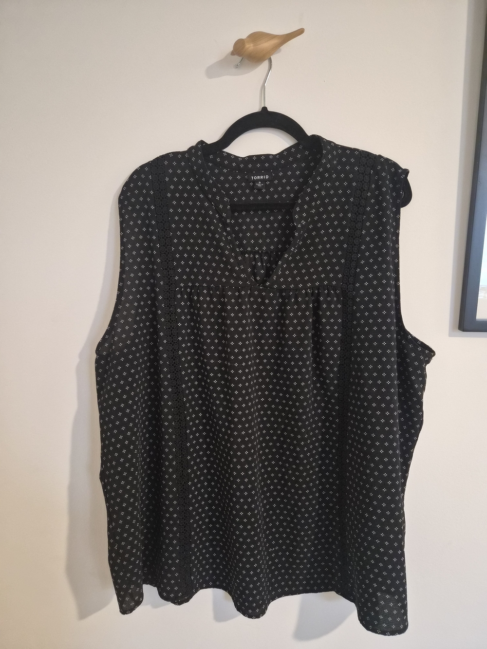 Torrid Black Sleeveless Lace V-Neck Top